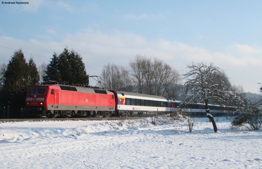 120 135-9 mit dem IC 282 (Zrich HB-Stuttgart Hbf) bei Neufra 4.12.10