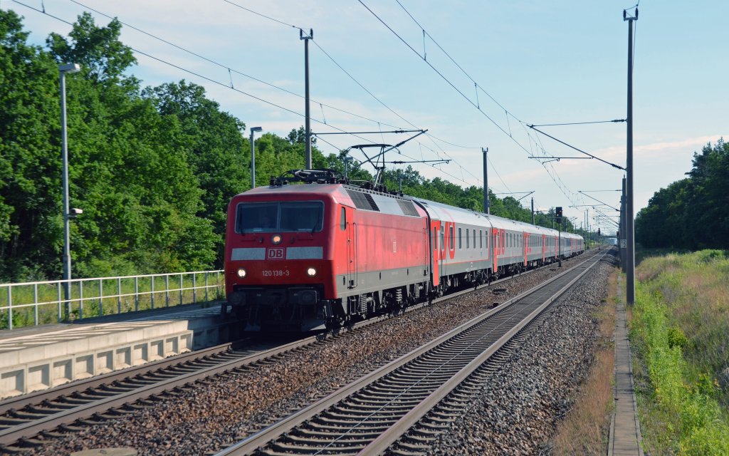 120 138 bespannte am 24.06.13 den EN 452 von Moskau nach Paris. Auch dieser wird zwischen Berlin und Fulda ber Erfurt umgeleitet.