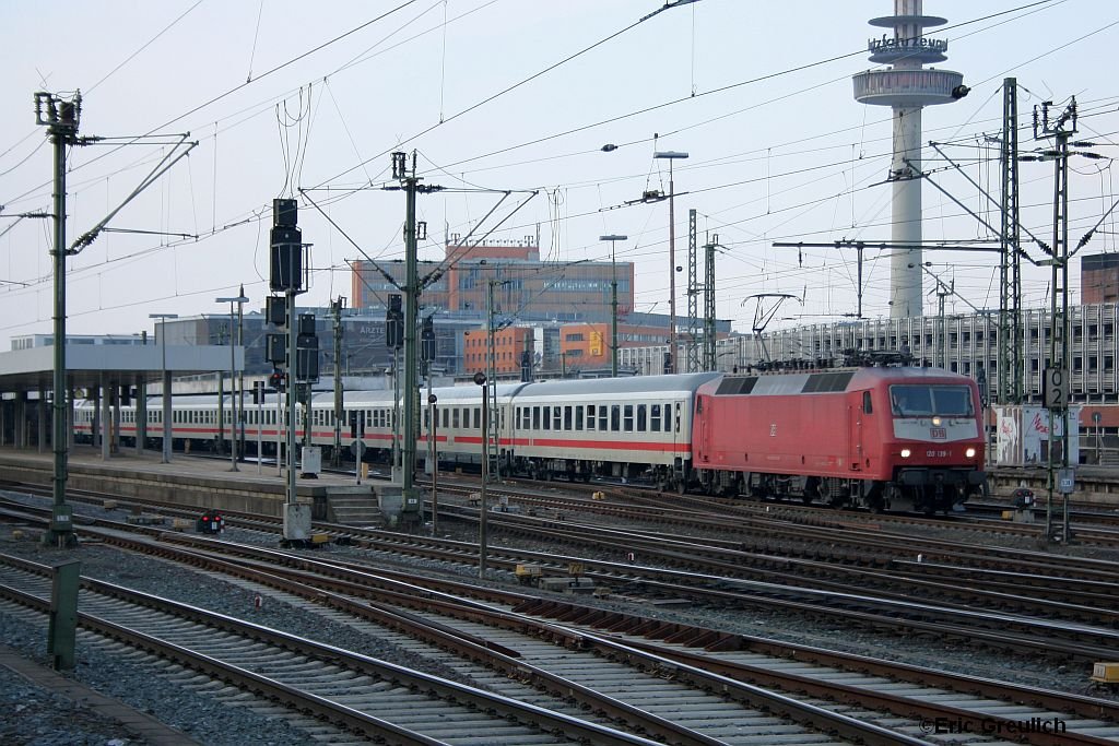 120 139 mit einem IC am 21.2.2010 in Hannover HBF.