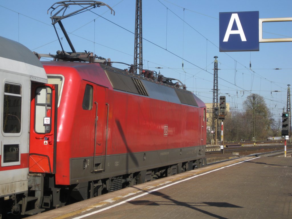 120 140-9 mit IC 2259 nach Berlin Gesundbrunnen in Weimar. 07.04.10