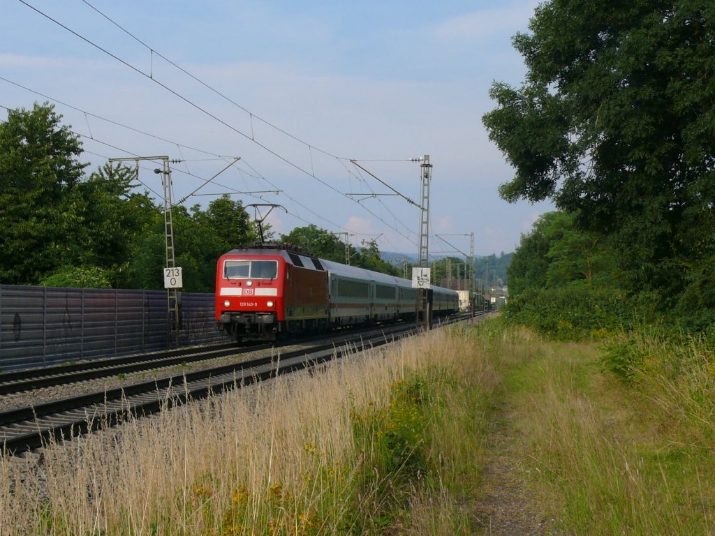 120 140 mit Ersatz-IC 2807 (Frankfurt Hbf- Basel SBB)  und mit 5 minuten Versptung auf dem letzten abschnitt ihrer Reise kurz nach Freiburg St.Georgen. 2.7.10