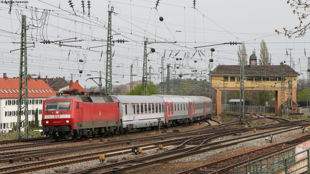 120 141-7 mit dem EN 452 (Moskva Belorusskaja-Paris Est) in Neustadt an der Weinstra�e 17.4.12