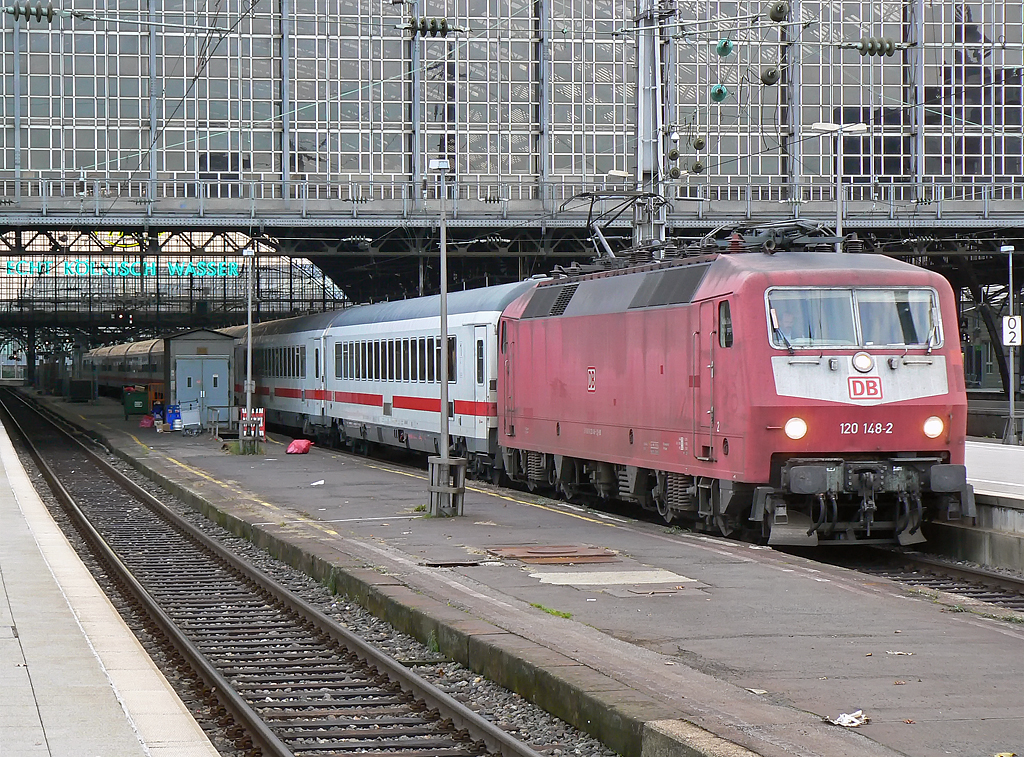 120 148-2 in Kln Hbf. am 21.11.2010