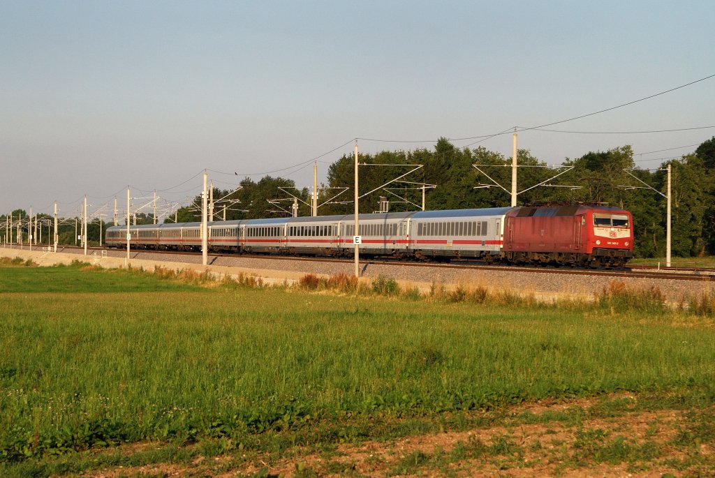 120 149 schiebt EC 391 bei Mammendorf (19.07.2010)