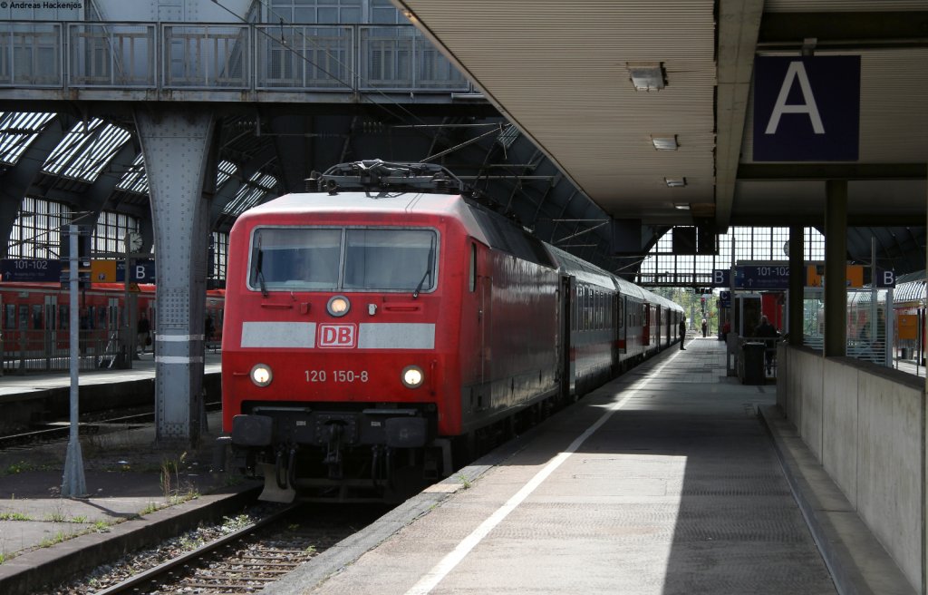 120 150-8 mit dem IC 2276 (Karlsruhe Hbf-Hamburg Altona) in Karlsruhe Hbf 26.4.12
