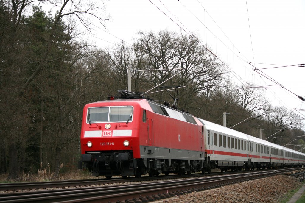 120 151-6 mit IC am 07.04.2011 zwischen Nennhausen und Rathenow