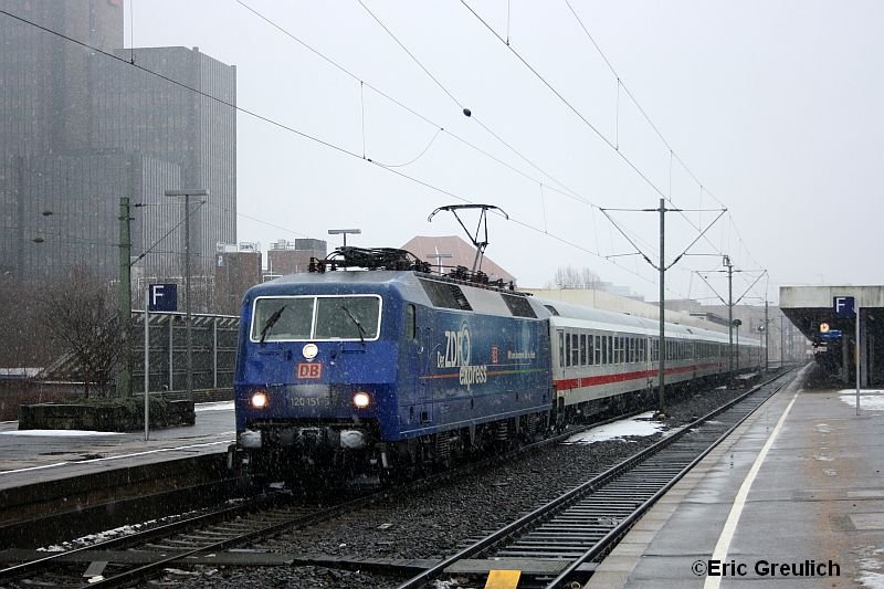 120 151 mit IC1915 in Hannover HBF am 29.1.10.