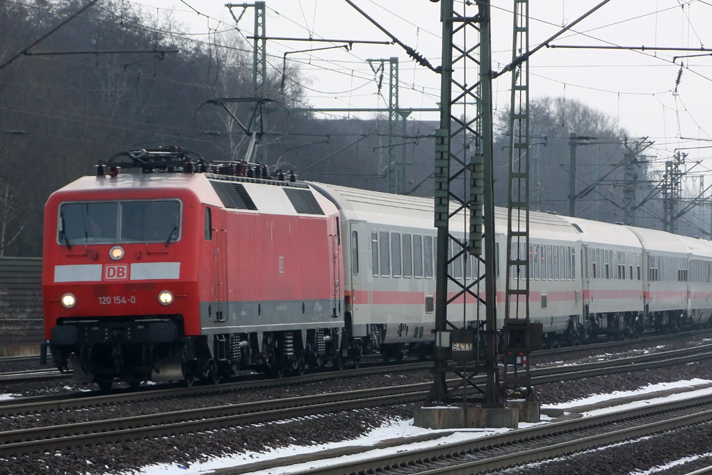 120 154-0 mit IC bei der Einfahrt in Hamburg-Harburg 26.1.2013