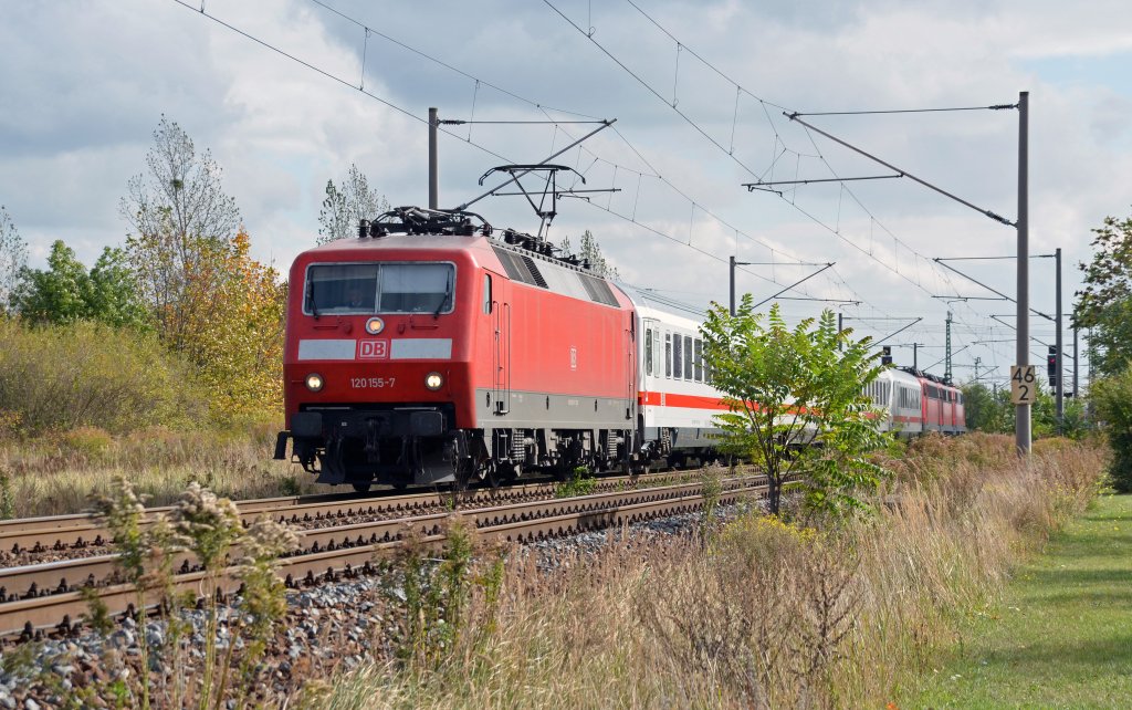 120 155 zog am 09.10.12 den PbZ 2466 Leipzig - Berlin durch Greppin Richtung Dessau.