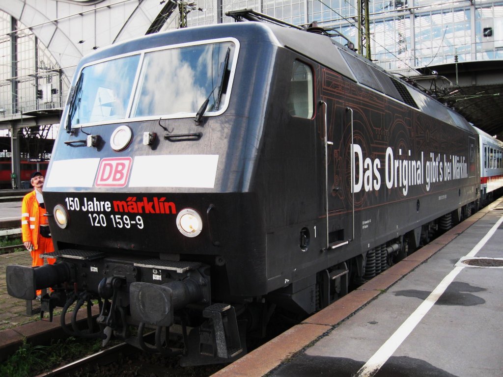 120 159-9  150 Jahre M�rklin  steht am 18.10.09 mit einem IC nach Oledenburg im Leipziger Hbf.