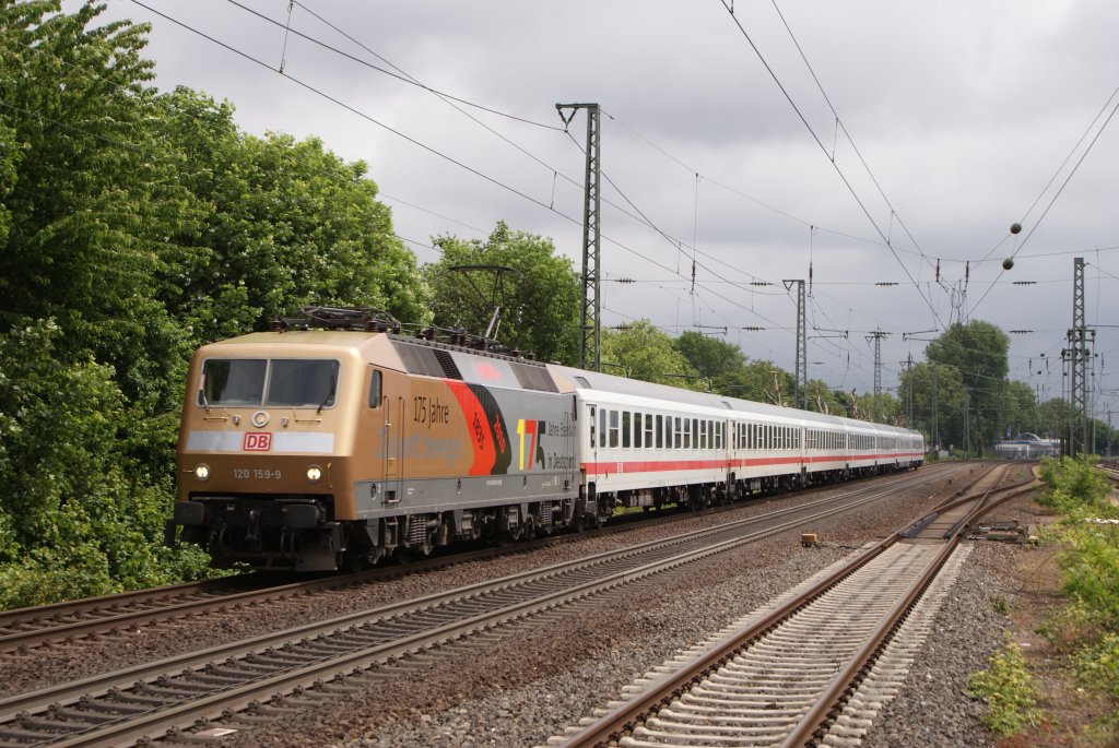 120 159-9  175 Jahre Deutsche Eisenbahn  mit einem IC in Dsseldorf Oberbilk am 30.05.2010