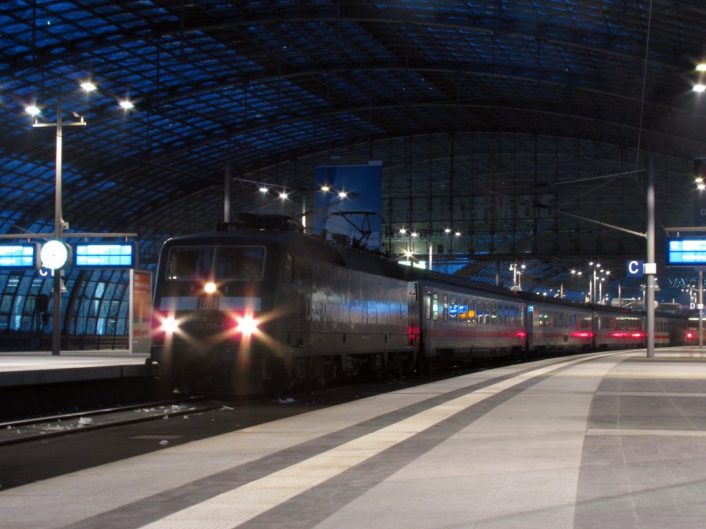120 159-9 mit ihrem IC nach Schiphol (Airport) am 16.01. in Berlin, machte auch zu gleich den Abschluss der Tour mit Bernie.