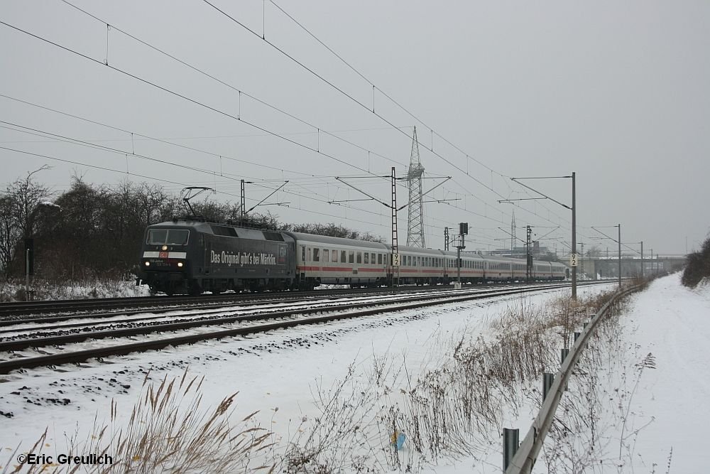 120 159 mit einem IC bei Misburg.