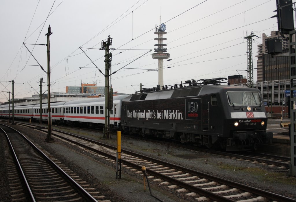 120 159 steht abgebgelt in Hannover auf dem HBF 
