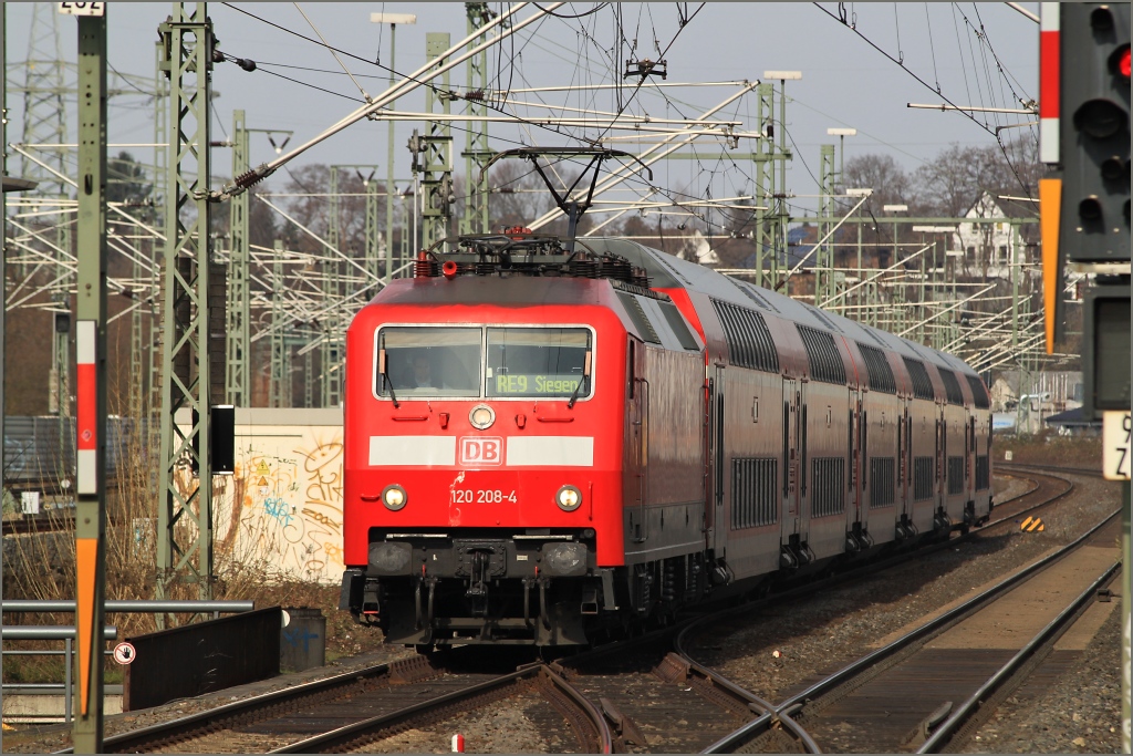 120 208 mit RE 9 (10909) nach Siegen am 12.03.11 in Siegburg