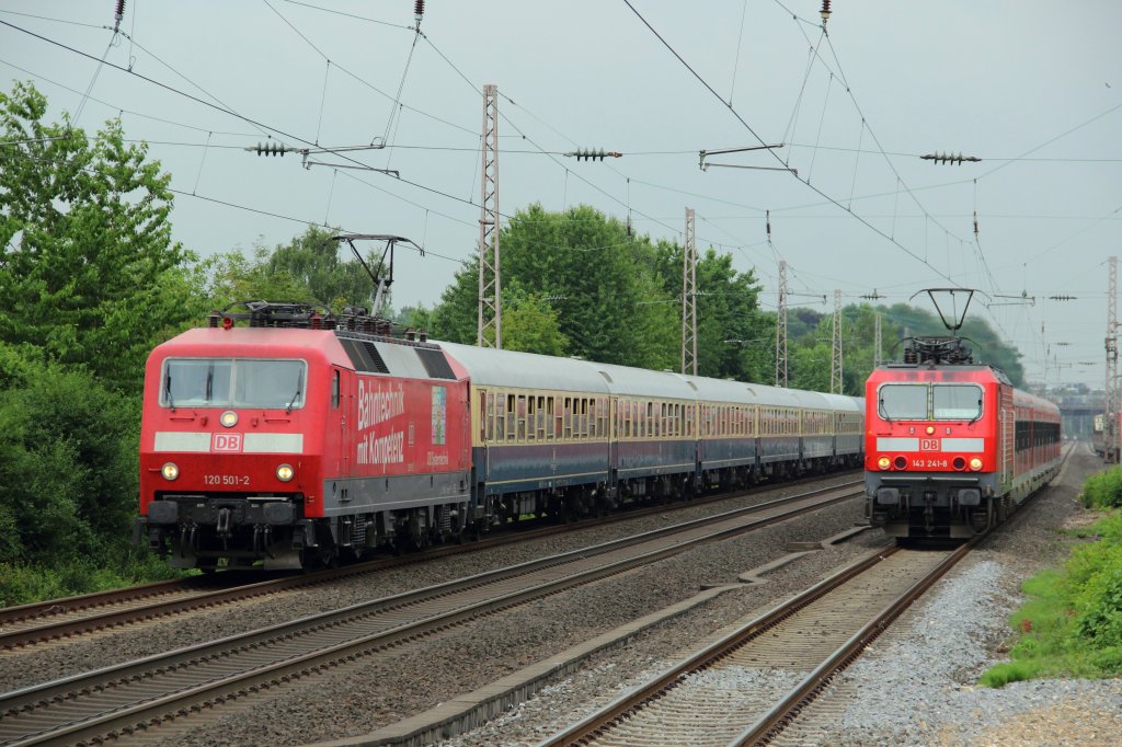 120 501-2  Bahntechnik mit Kompetenz  mit dem IC 2410 nach Flensburg in D�sseldorf-Eller-S�d am 29.06.2012