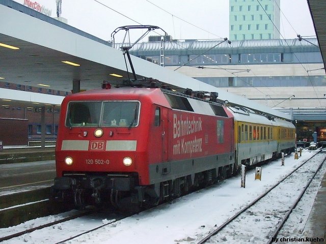 120 502 + Dienstm + Dienstmzf am 14.01.2010 in Hamburg Altona