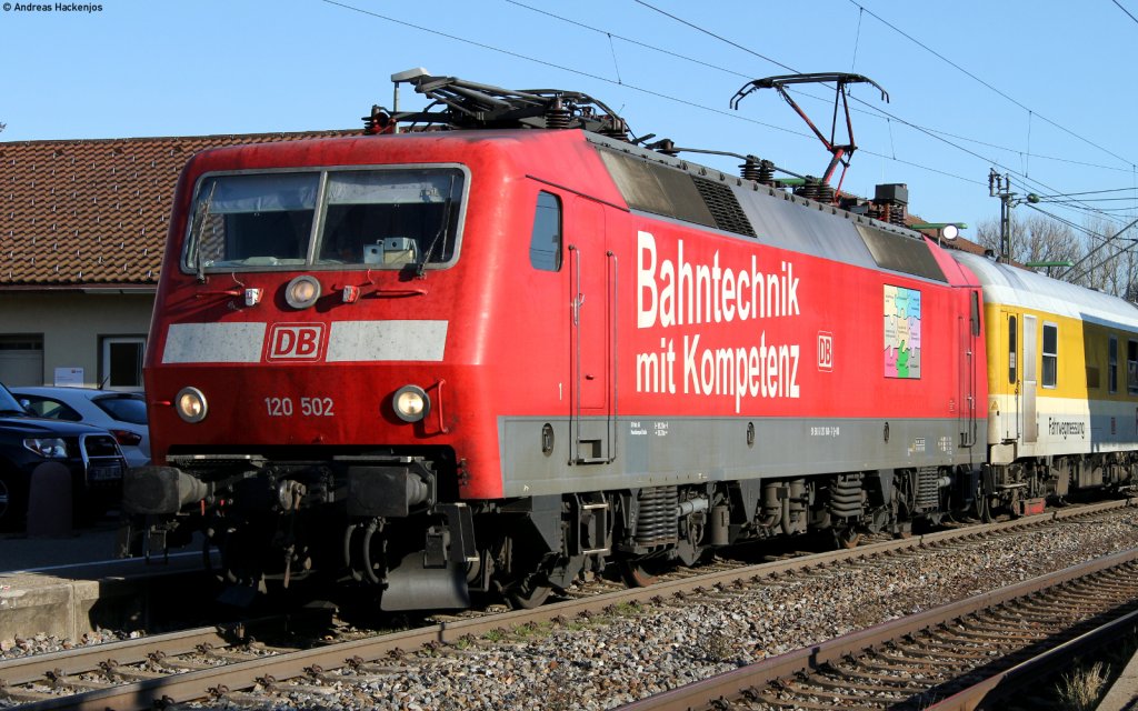 120 502-0 mit dem Mess Nbz 93522 (Engen-Ladenburg) in Donaueschingen 10.11.11