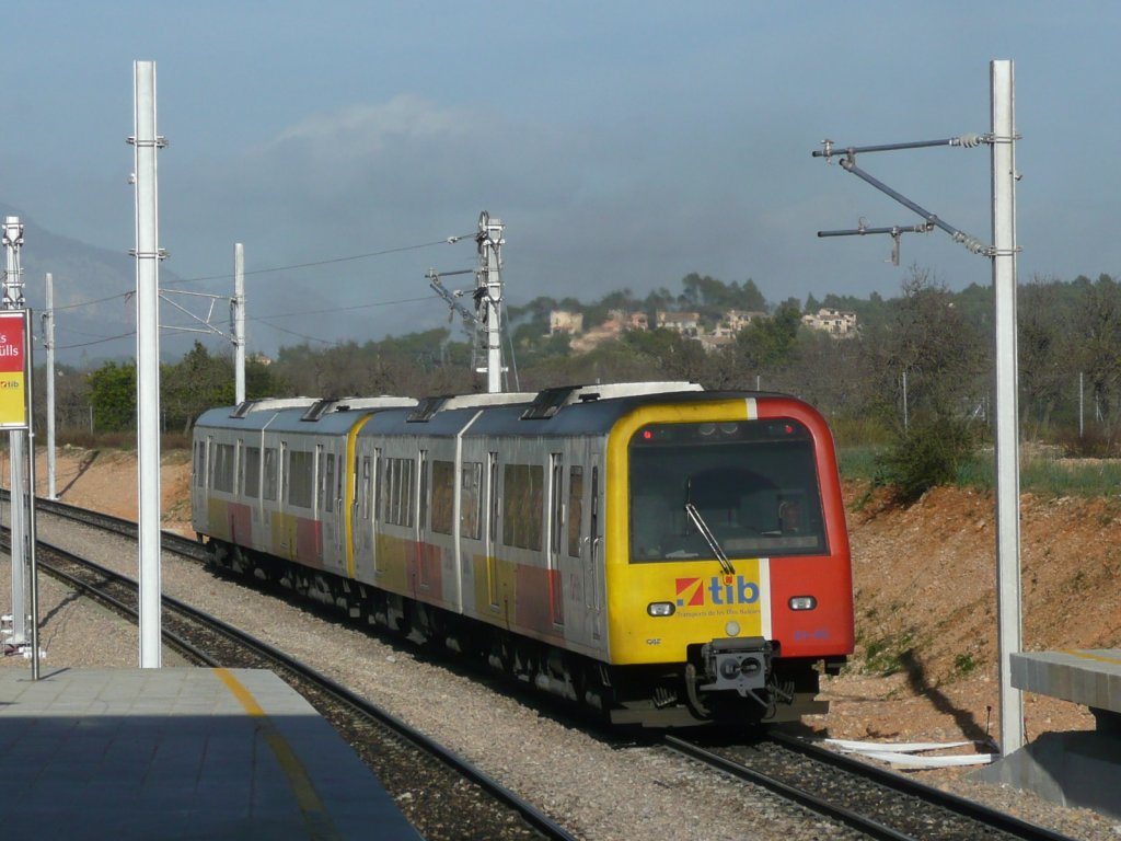 12.01.2011,VT der Baureihe 61 verlt Es Calls in Richtung Santa Maria.