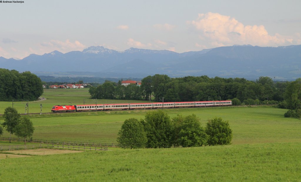1216 *** mit dem EC 84 (Bologna Centrale-Mnchen Hbf) bei Aubenhausen 28.5.13