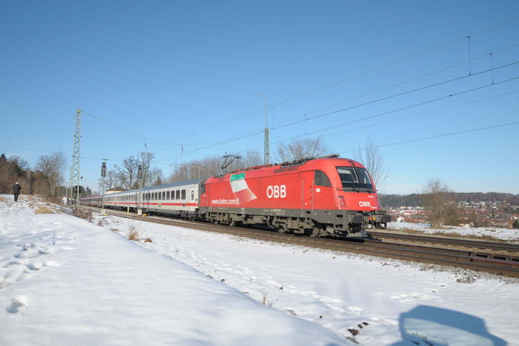 1216 018 am 05.02.11 mit EC 85 nach Bologna Centrale in Assling