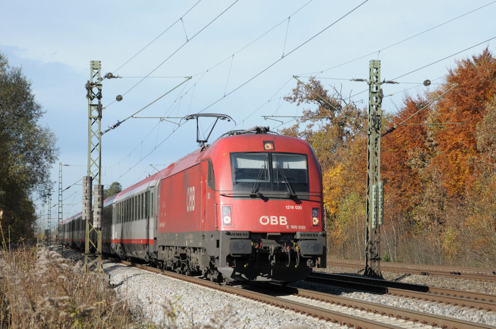 1216 020 am 30.10.10 mit einem Brenner-EC in Haar/Mnchen