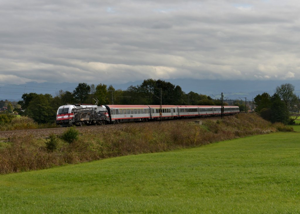 1216 020 mit EC 88 von Verona Porta Nuova nach Mnchen Hbf am 13.10.2012 unterwegs bei Rann.
