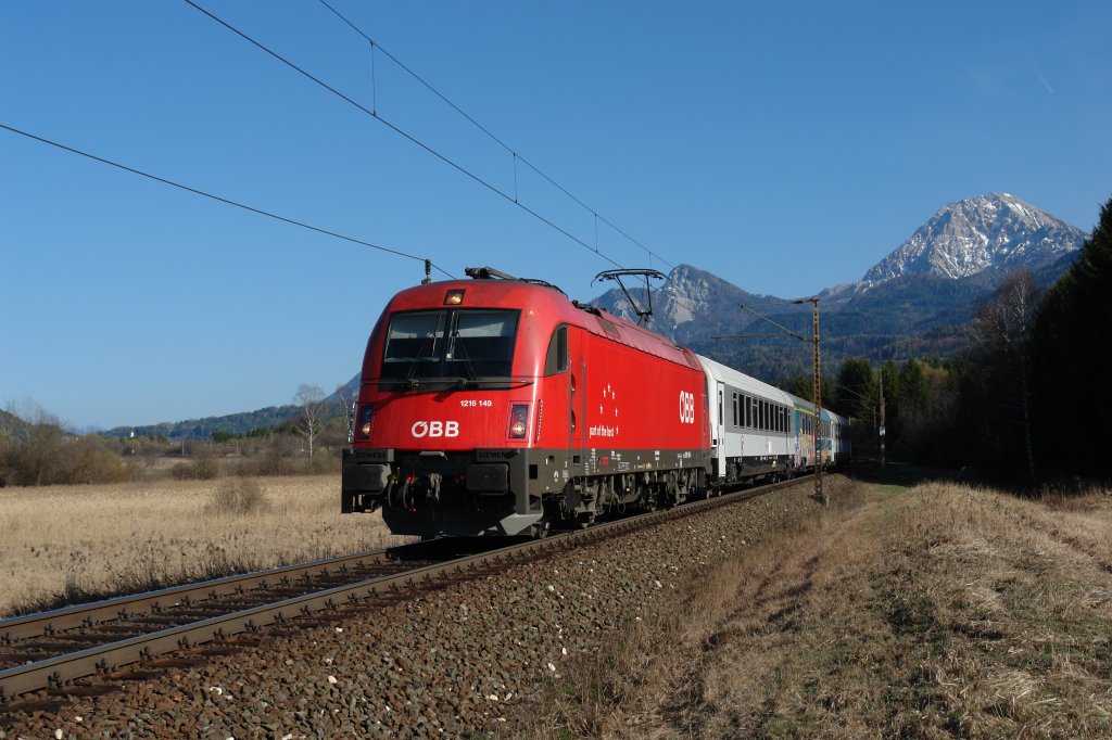 1216 149 mit EC 210 Beograd-Villach Hbf bei Finkenstein am 02.04.2012