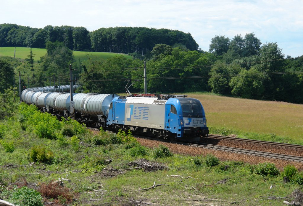1216 910 mit einem Kerosinzug nach Schwechat am 13.07.2008 unterwegs bei Eichgraben.