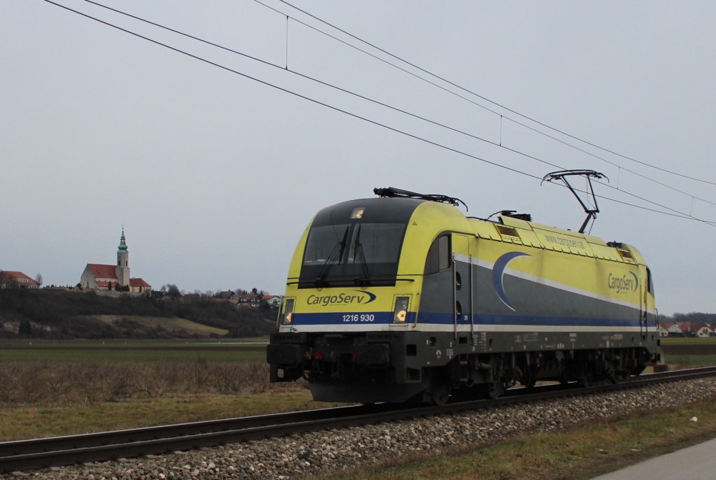1216 930 als Lokzug aus Stockerau (Su) in richtung Absdorf-Hippersdorf (Ah), hier zum sehen kurz nach dem Bahnhof Hausleiten (Hui); am 12.01.2013
