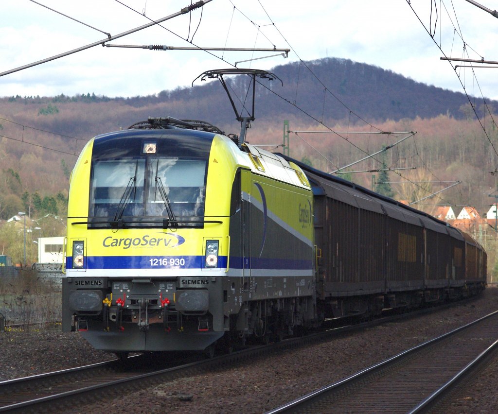 1216 930 mit Gz in Fahrtrichtung Kassel. Aufgenommen am 31.03.2010 in Hann. Mnden.