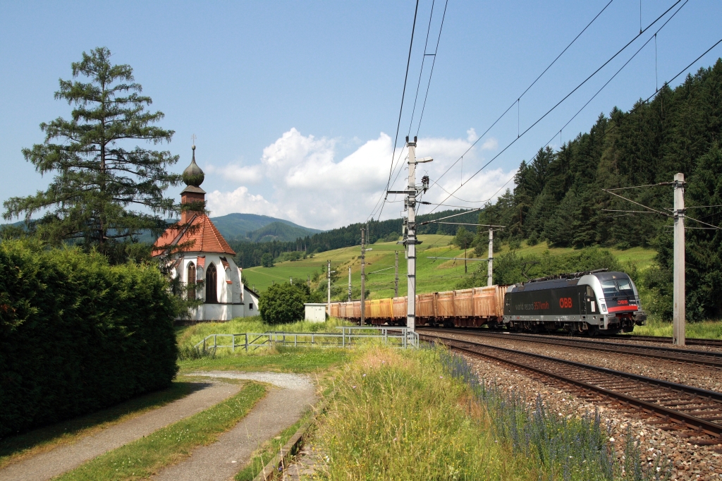 1216.025 bei ihrem Ausflug in die Obersteiermark vor dem NG 63509 (Pls - M) kurz vor dem Zielbahnhof. 21.06.2012