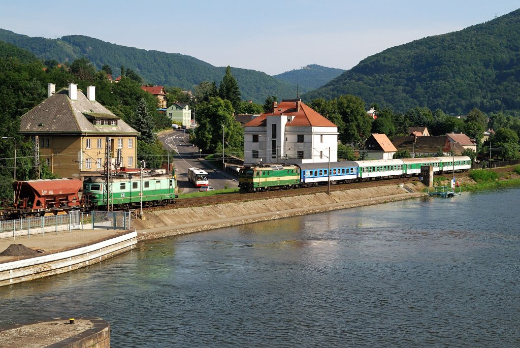 123 xxx und 163 xxx mit R 888 in Usti nad Labem-Strekov (24.07.2012)