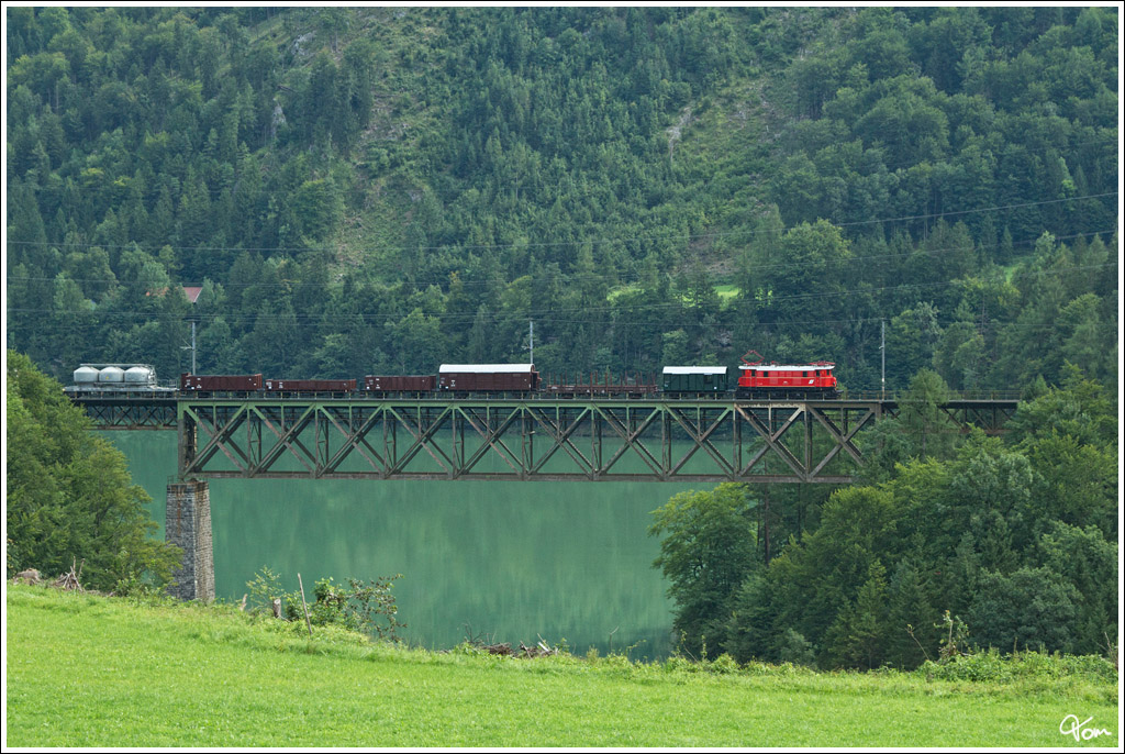 1245.518 f�hrt mit dem �GEG Fotozug SGAG 17243 von Kirchdorf an der Krems nach Selzthal. 
Steyrling 8.2012