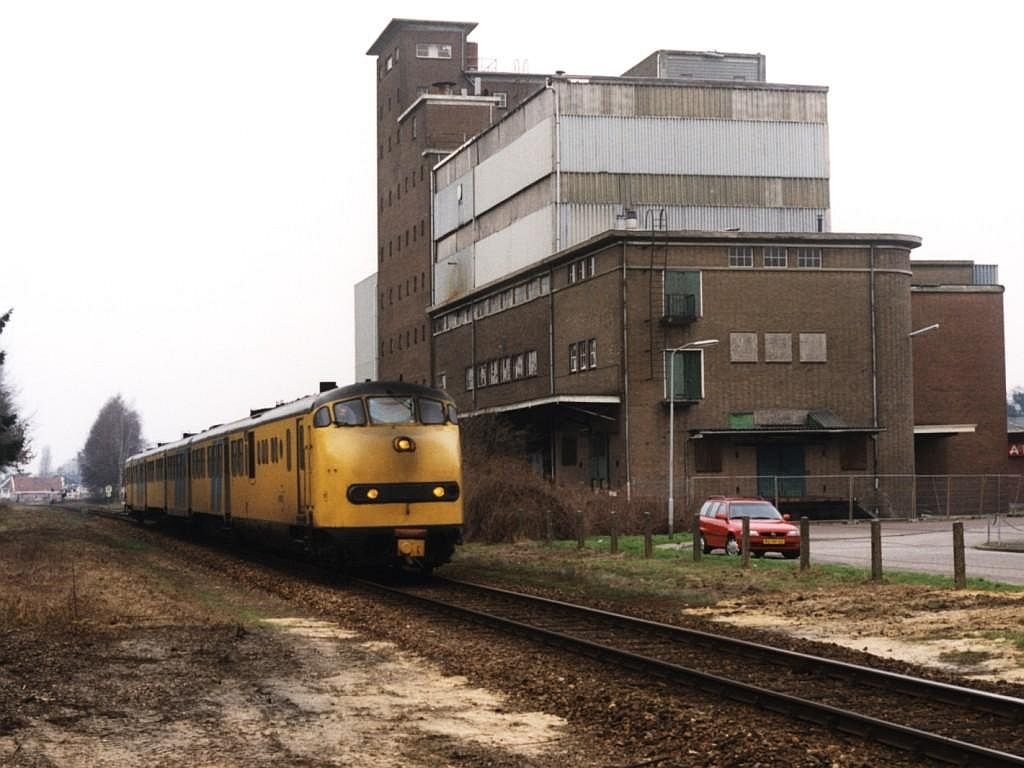 125 (Syntus) mit Regionalzug 30842 Zutphen-Winterswijk bei Winterswijk am 6-2-2000. Bild und scan: Date Jan de Vries.