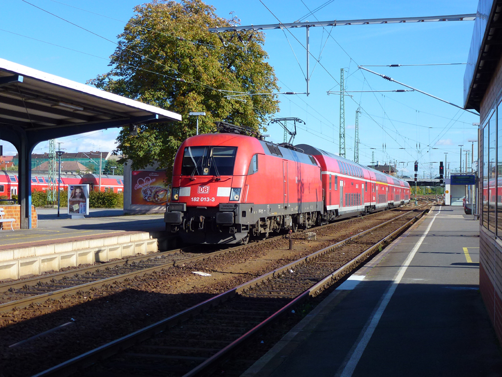 13. Oktober 2012 - RE2 von Cottbus nach Wismar mit BR182.