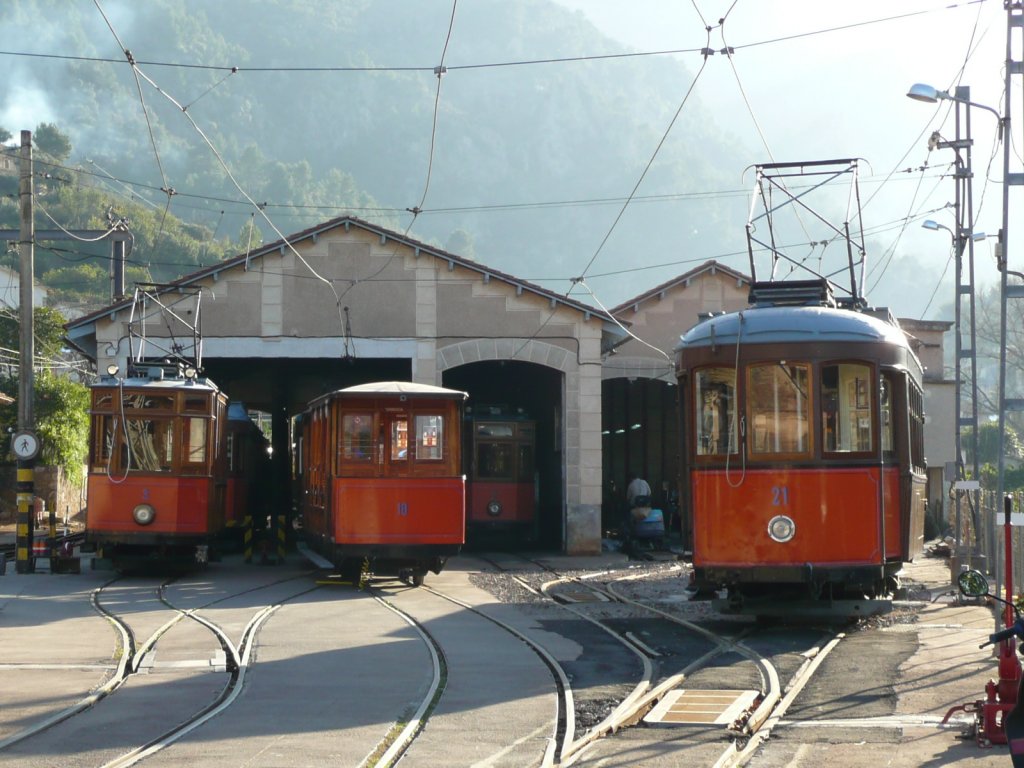 13.01.11,wegen umgangreichen Gleisbauarbeiten in Port de Sller,ist bis Ende Januar 2011 Betriebsruhe bei der Tram de Sller.Vor der Wagenhalle in Sller wird die Betriebsruhe fr Weichenerneuerungen genutzt. 