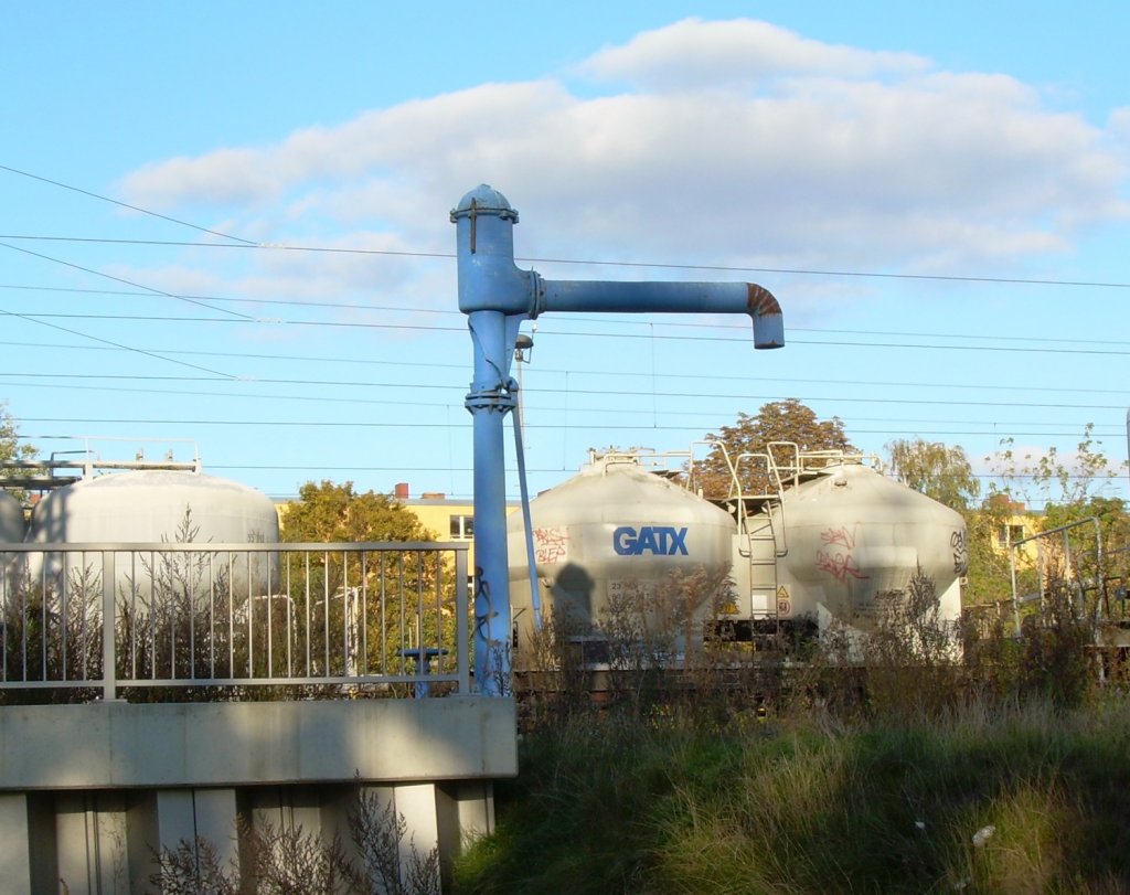 13.7.2007. Berlin Greifswalder Str. Bote aus vergangenen Zeiten.