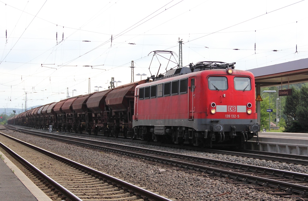 139 132-5 mit Kaliwagenzug in Fahrtrichtung Sden. Aufgenommen am 24.06.2011 in Eichenberg.
