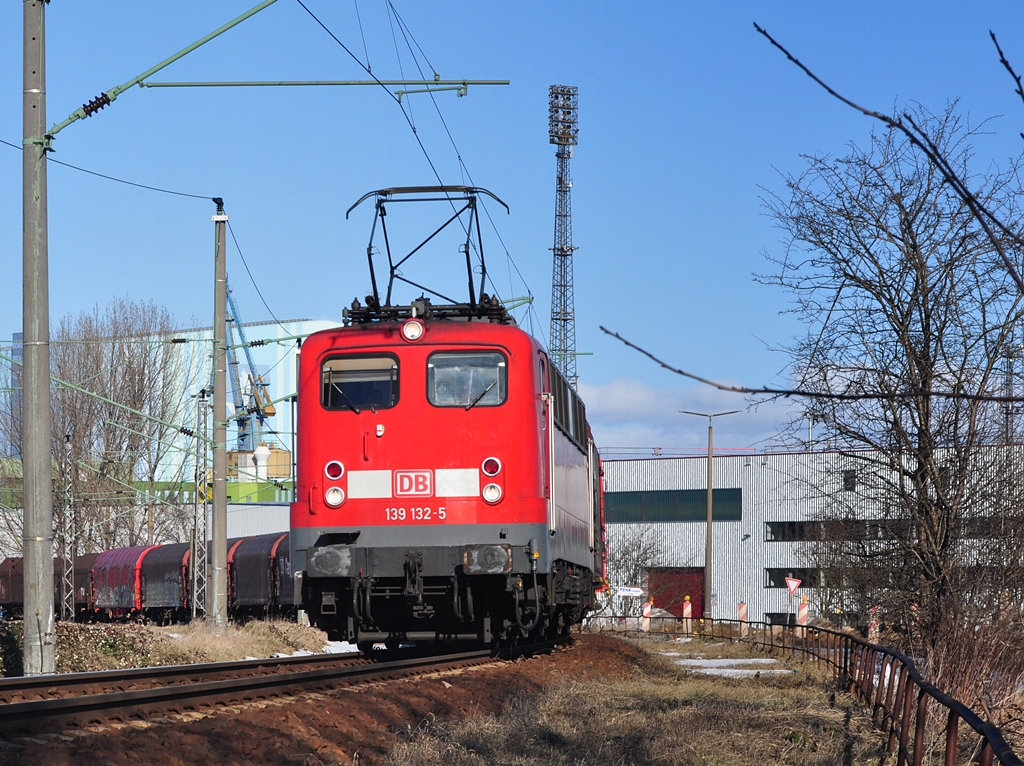 139 132 kommt von der Insel Rgen durch Stralsund am 05.03.2010