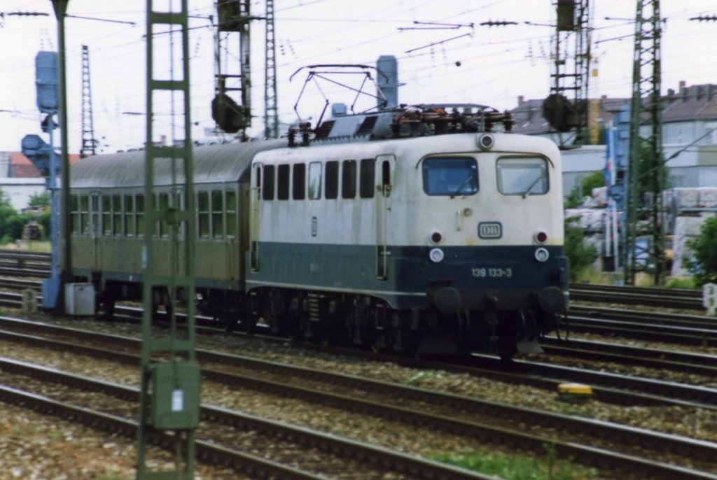 139 133-3 von der S-Bahnstation M�nchen-Laim aus gesehen 1991