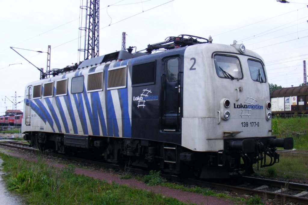139 177-0 am 29.05.2010 abgestellt in Magdeburg vor dem Kombiwerk
Eine wirklich schne Lok !