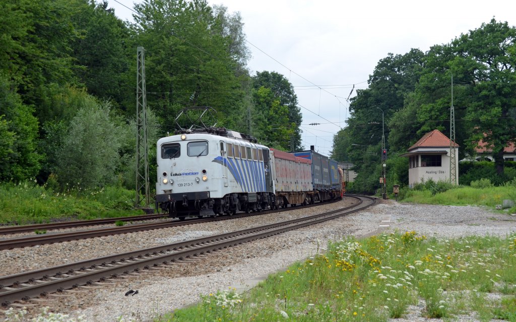 139 213 zog einen KLV-Zug am 06.07.12 durch Aling Richtung Rosenheim.