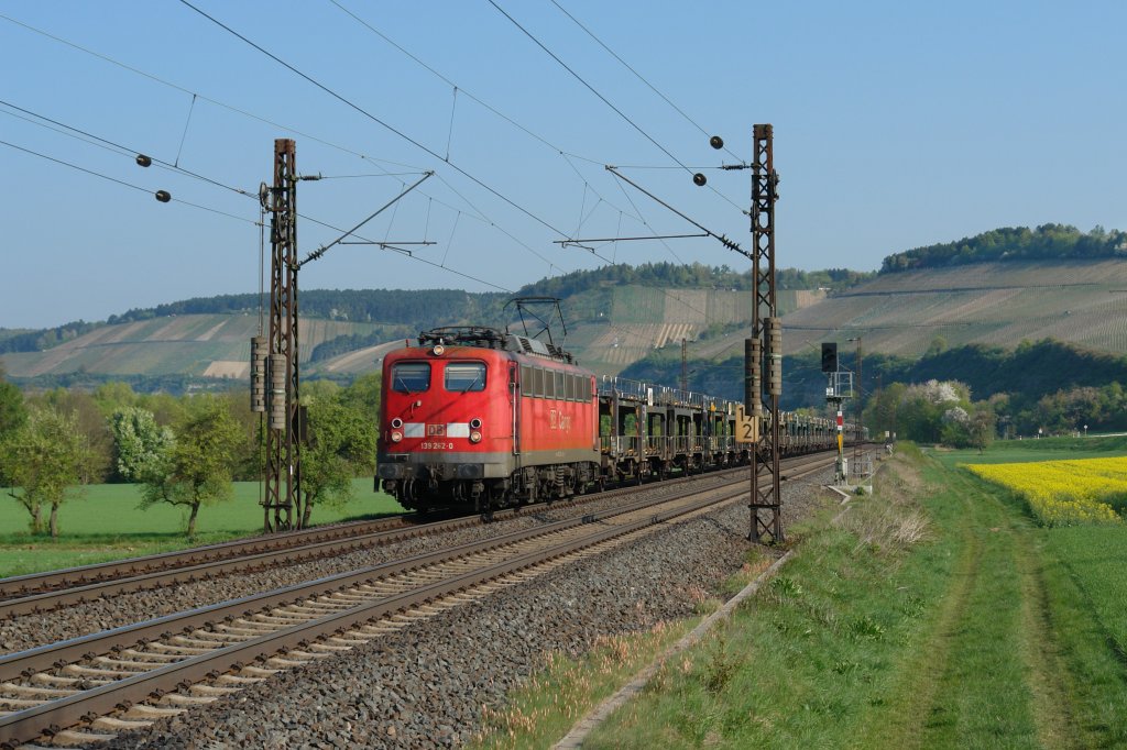 139 262 mit einem Autozug am 19.04.2011 unterwegs bei Himmelstadt.