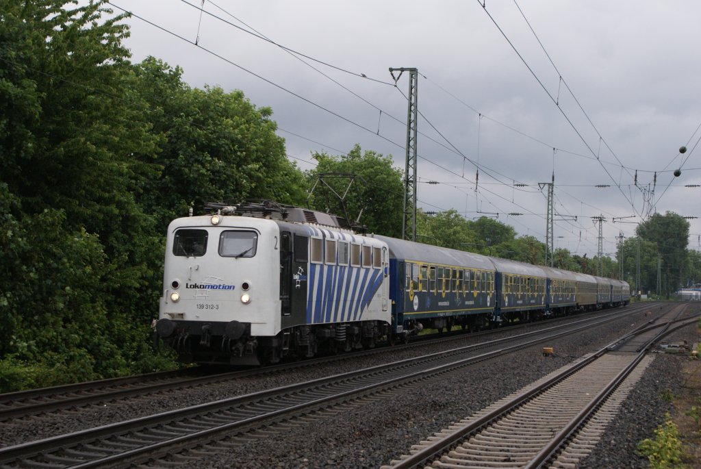 139 312-3 Lokomotion mit dem Hetzerather bei der Durchfahrt durch Dsseldorf-Oberbilk am 30.05.10