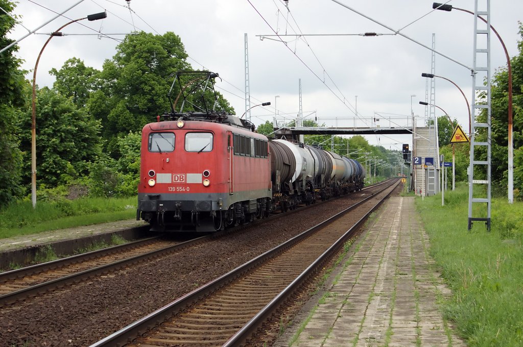 139 554-0 mit Kesselzug in Marquardt in Richtung Golm. 27.05.2010