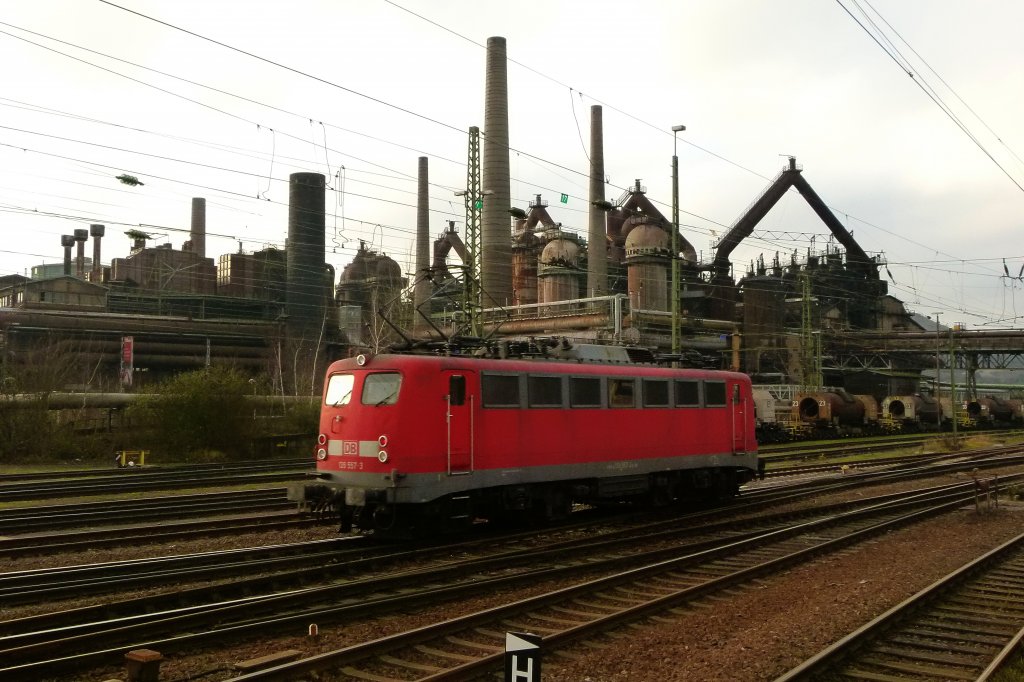 139 557-3 rangiert am 28.12.2011 vor der Vlklinger Htte