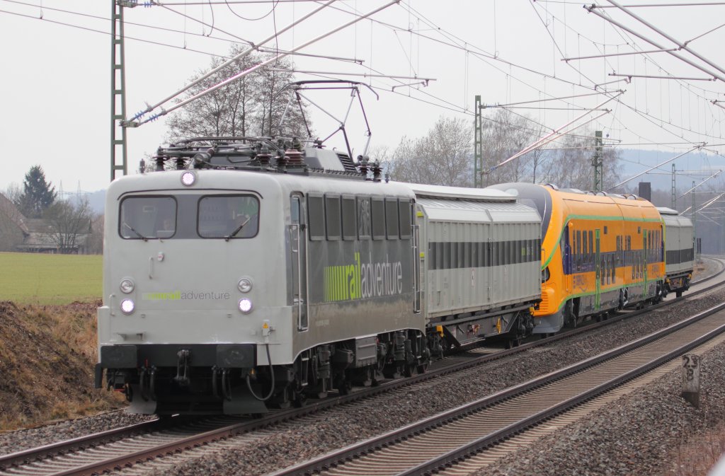 139 558-1 Railadventure berfhrt einen Pesa Link der Oberpfalzbahn bei Staffelstein am 26.03.2013.