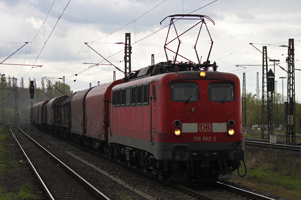 139 562 am 19.4.12 in Duisburg-Wedau.