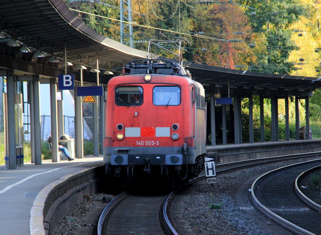 140 003-5 in Wuppertal Hbf, Oktober 2012.